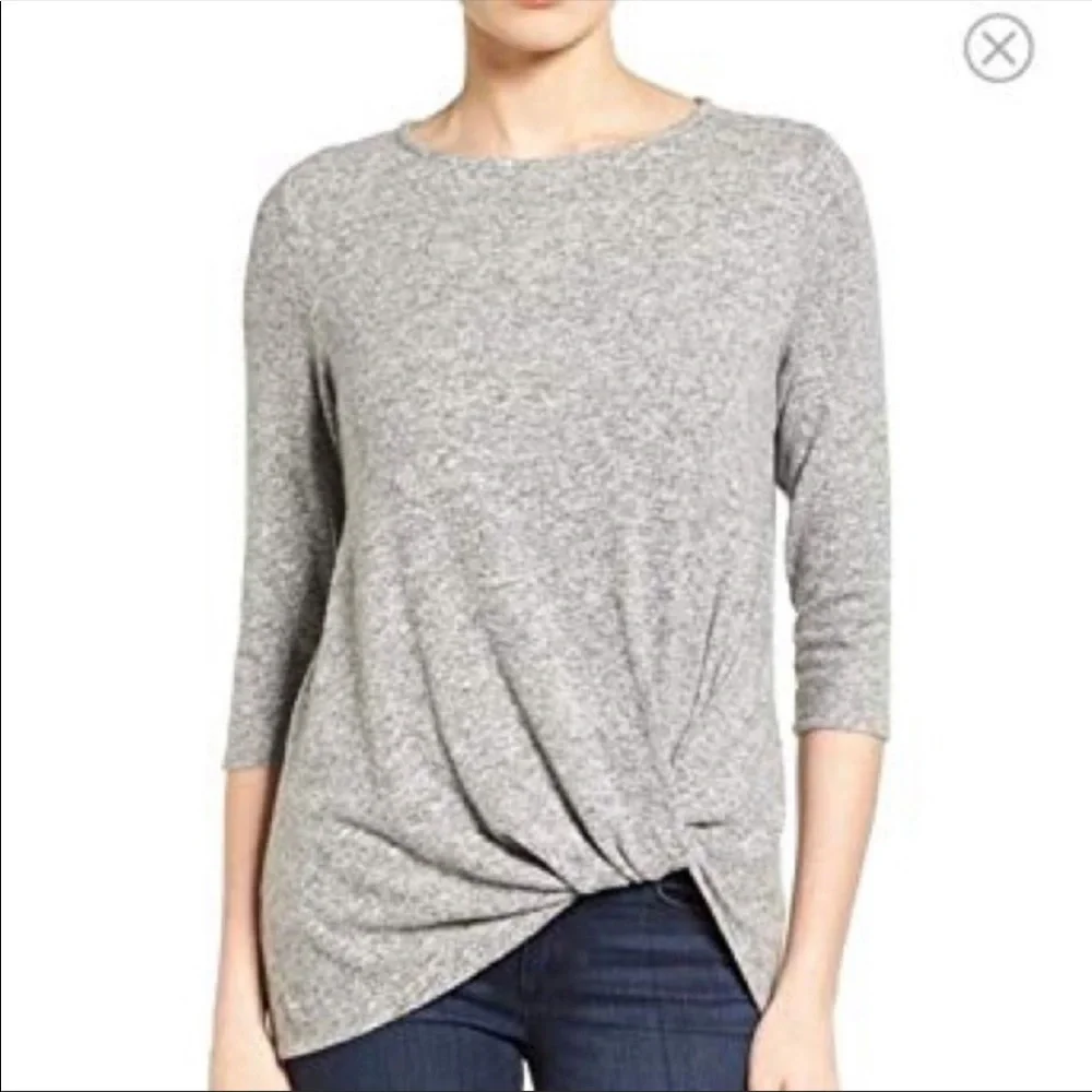 Chelsea & Theodore Beige Twist Hem Tee - Picture 2 of 12